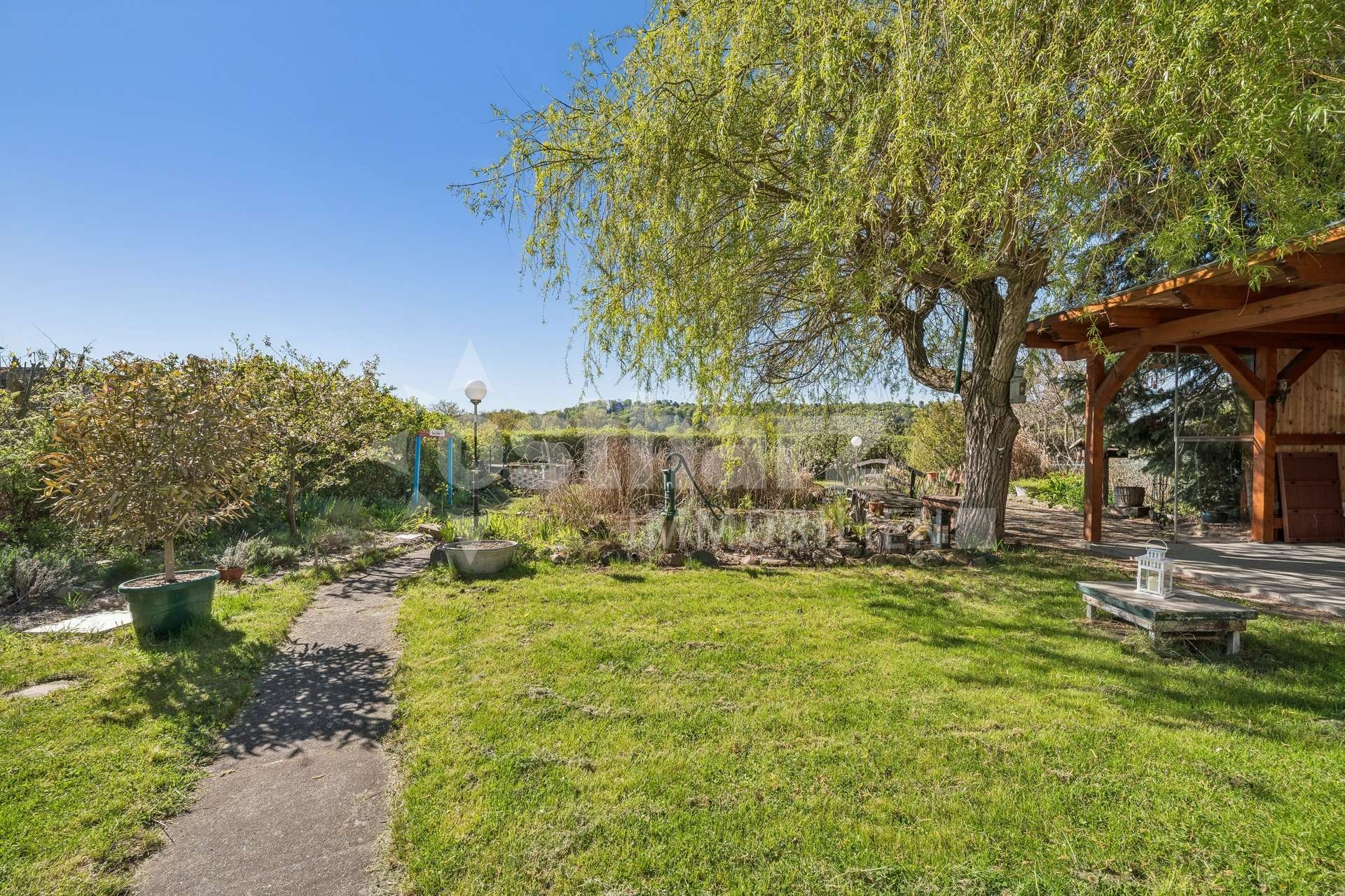 https://www.ostharz-immobilien.de/wp-content/uploads/immomakler/attachments/03ed300163dc42c441db8d84643fd045/5366565-LUsPAYMGZFZwNbWaLVxwzLdY-614650-A-backbonephoto-160_WEB.jpg