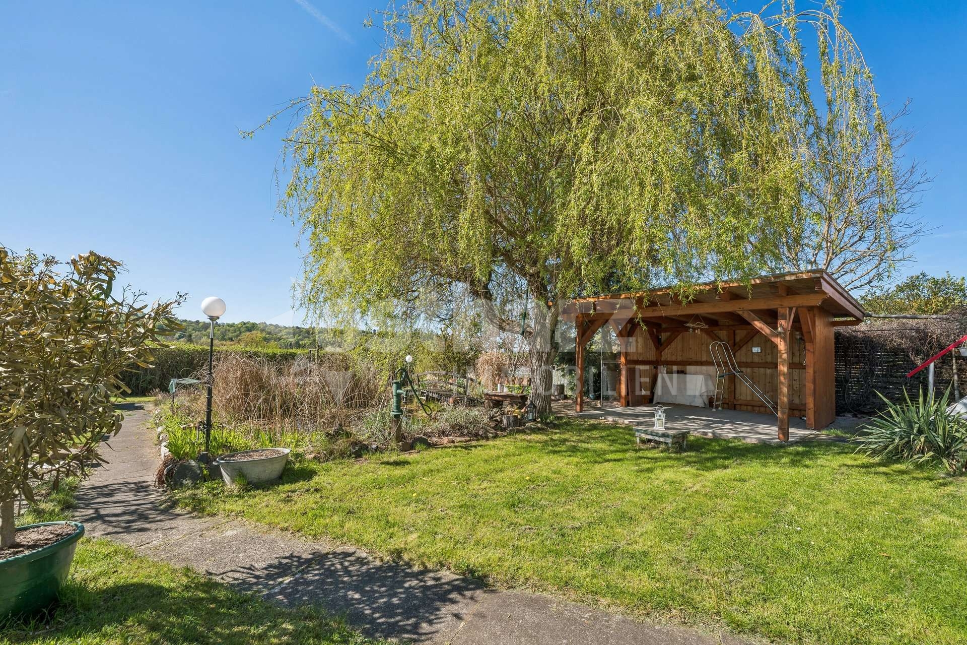 https://www.ostharz-immobilien.de/wp-content/uploads/immomakler/attachments/03ed300163dc42c441db8d84643fd045/5366565-S7N8XYk6PAMEj6vm4p2E8RVG-614650-A-backbonephoto-139_WEB.jpg