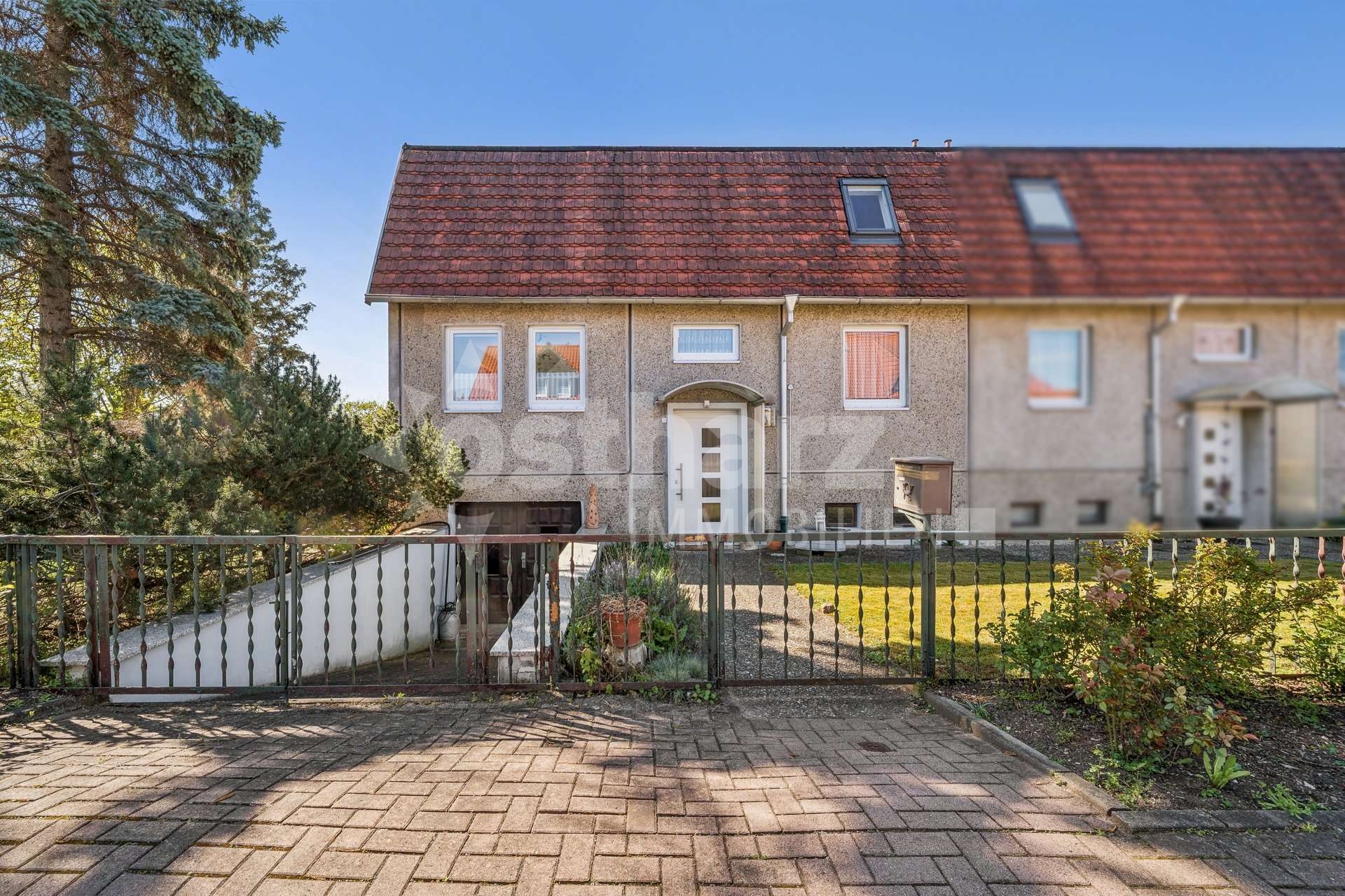 https://www.ostharz-immobilien.de/wp-content/uploads/immomakler/attachments/03ed300163dc42c441db8d84643fd045/5366565-e77kg3FvCQwpy53SCW9JQSPx-614650-A-backbonephoto-124_b_WEB.jpg