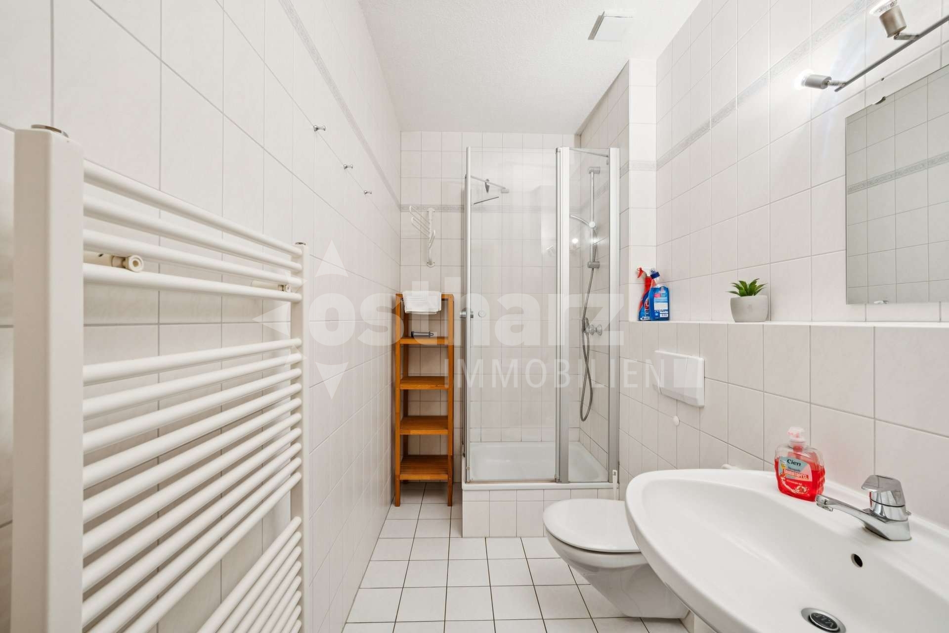 https://www.ostharz-immobilien.de/wp-content/uploads/immomakler/attachments/49d8a46c192e0d659cd7b8f599eee732/5584278-HA6HMLdQgm97hDe9yknQPeUN-623886-A-backbonephoto-028_WEB.jpg