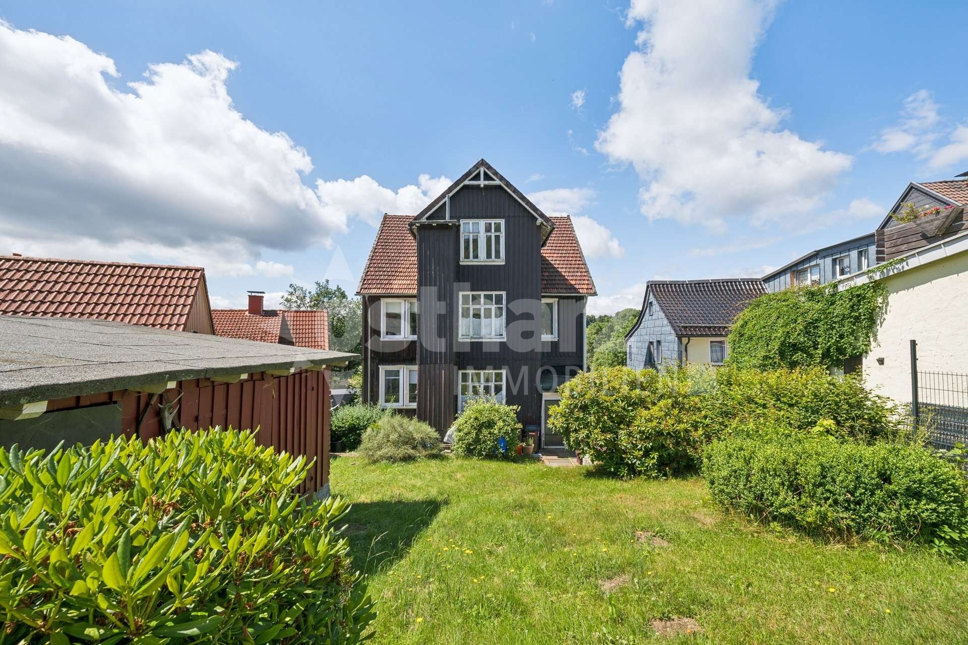 https://www.ostharz-immobilien.de/wp-content/uploads/immomakler/attachments/49d8a46c192e0d659cd7b8f599eee732/5584278-Zus7VNopFoYJ4WcXkVL5AsYz-623886-A-backbonephoto-010_WEB.jpg
