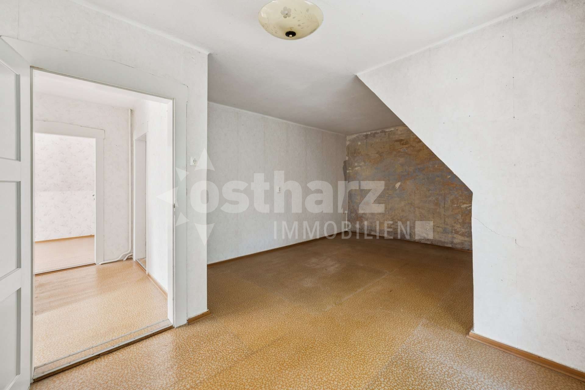 https://www.ostharz-immobilien.de/wp-content/uploads/immomakler/attachments/4e07f8ef97d54d8004d6ce36e63e65b1/5543110-Q8bH1jPGrd6a2dtTrETwsYKs-623592-A-backbonephoto-148_WEB.jpg