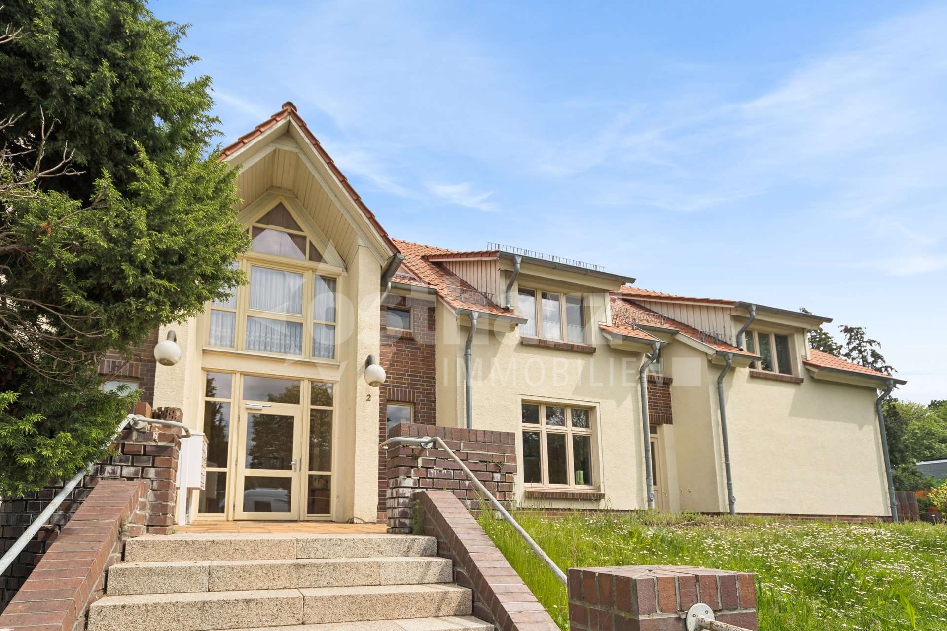 https://www.ostharz-immobilien.de/wp-content/uploads/immomakler/attachments/5aefc54e05d31137109f19ff0aef730d/5394917-9PqHfipqAJzvjqLNhBaTJzCv-616489-A-backbonephoto-070_WEB.jpg