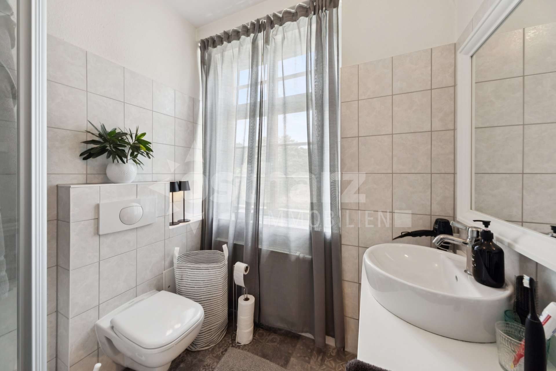 https://www.ostharz-immobilien.de/wp-content/uploads/immomakler/attachments/5aefc54e05d31137109f19ff0aef730d/5394917-e4wrwkZkVieBiogw4TewW83Q-616489-A-backbonephoto-019_WEB.jpg