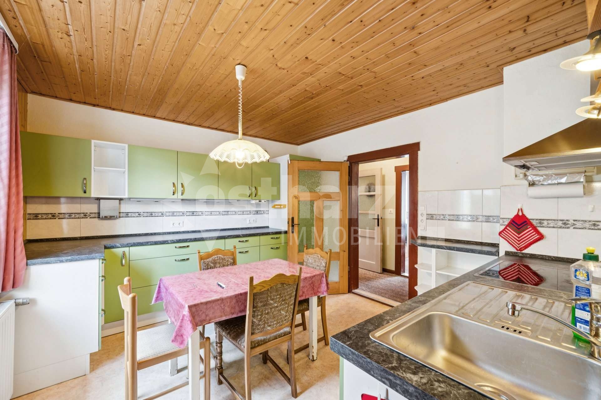 https://www.ostharz-immobilien.de/wp-content/uploads/immomakler/attachments/76f7f60f4a702d296a3f977f23a662a8/5514222-Kai5Q7AouecT1W9LSdqiZDKK-623885-A-backbonephoto-043_WEB.jpg