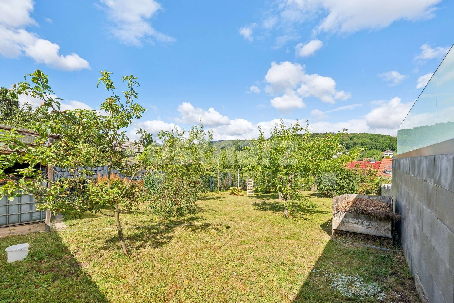 https://www.ostharz-immobilien.de/wp-content/uploads/immomakler/attachments/76f7f60f4a702d296a3f977f23a662a8/5514222-ZUvNd4iU2sJipjZay3Cb6A3Y-623885-A-backbonephoto-007_WEB.jpg