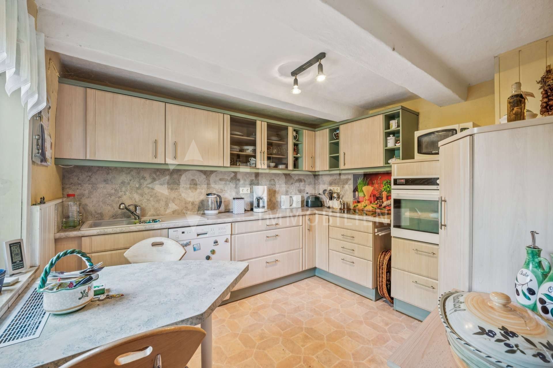 https://www.ostharz-immobilien.de/wp-content/uploads/immomakler/attachments/e49a3be4b5c6515e1831deef02b47ec9/5445733-JqKwVUi2xT1tKc8KsCbFXrWy-618221-A-backbonephoto-130_WEB.jpg