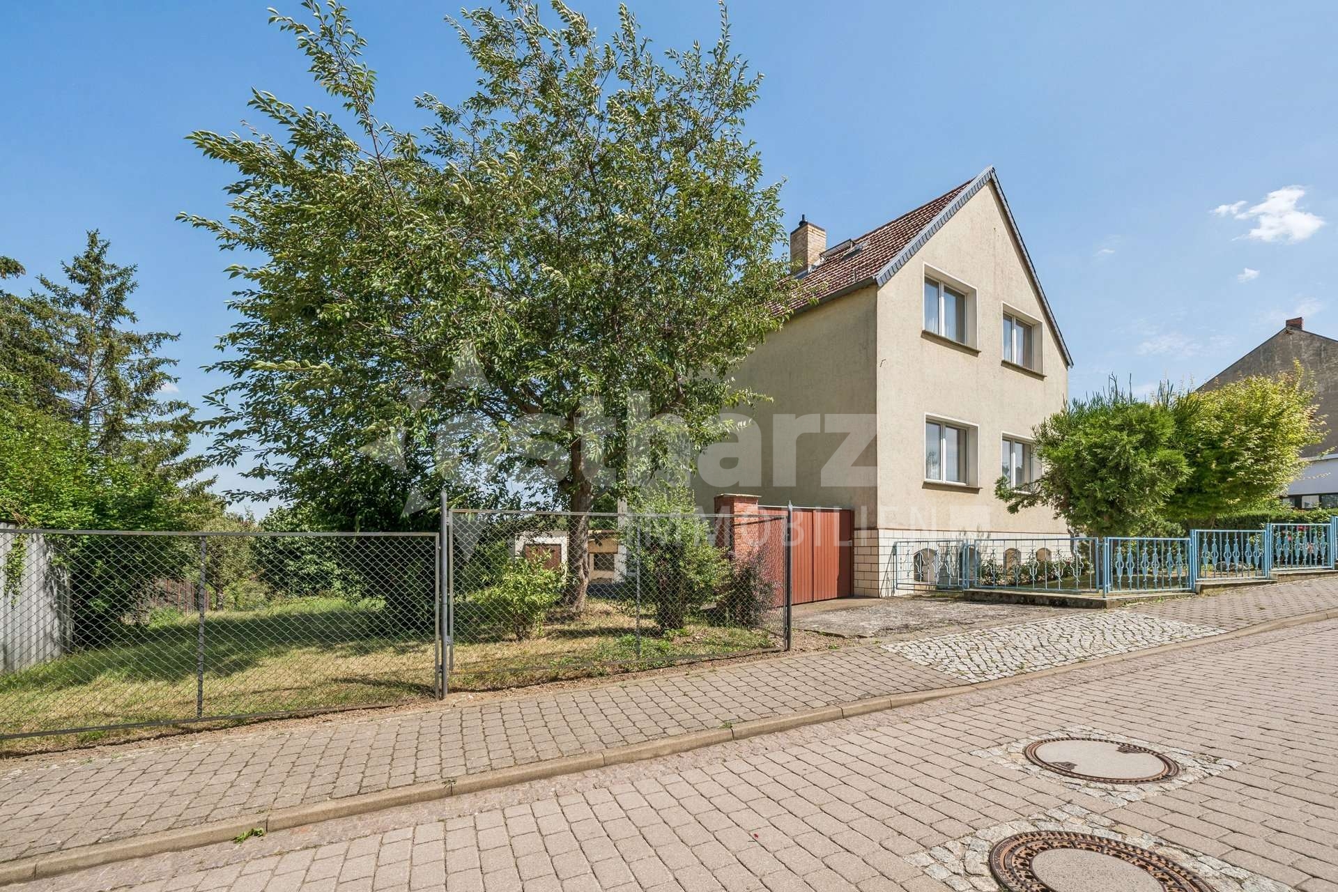 https://www.ostharz-immobilien.de/wp-content/uploads/immomakler/attachments/f64b8e6c7a25dbd17bc9bf0647ec87ed/5718140-zokMyr86uZCLDrXJCJrCaXyo-626126-A-backbonephoto-073_WEB.jpg